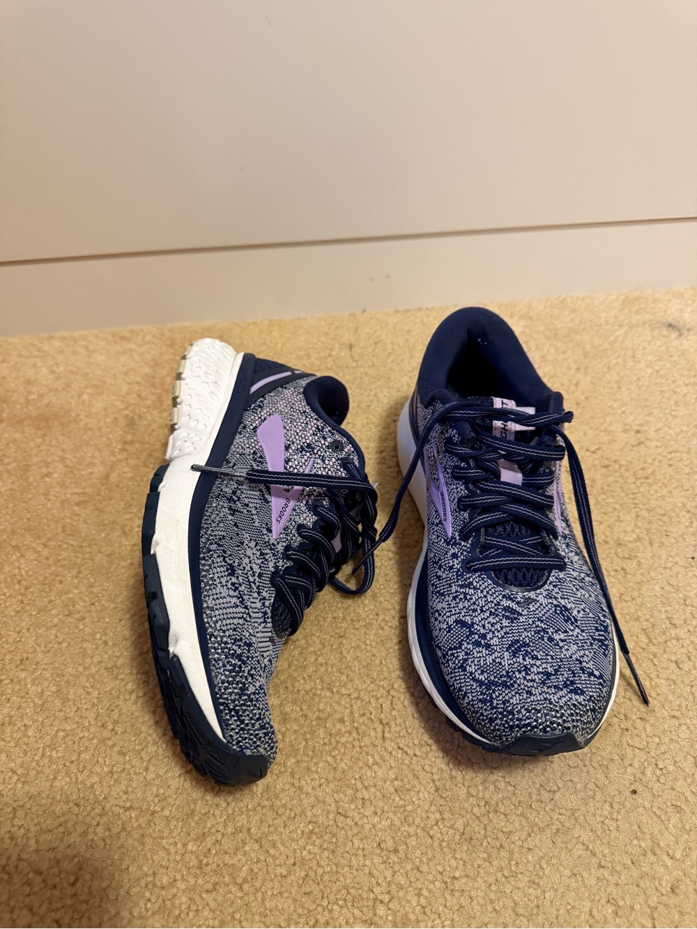 Brooks Ghost 11 Women’s Size 6 Running Shoes Navy Purple Cushioned Sneakers